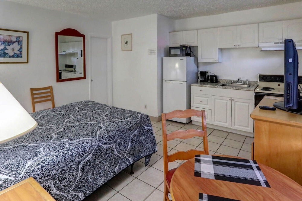 Richard's Motel - photo 65