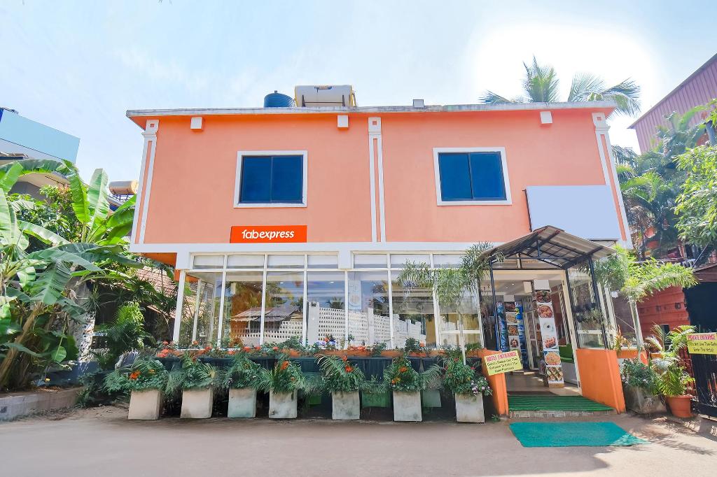 Via Shanel Beachside Resort in Baga, India