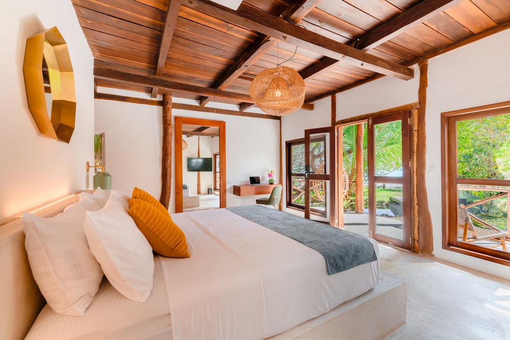 Azulea Bacalar Hotel & Spa Lagoon Front