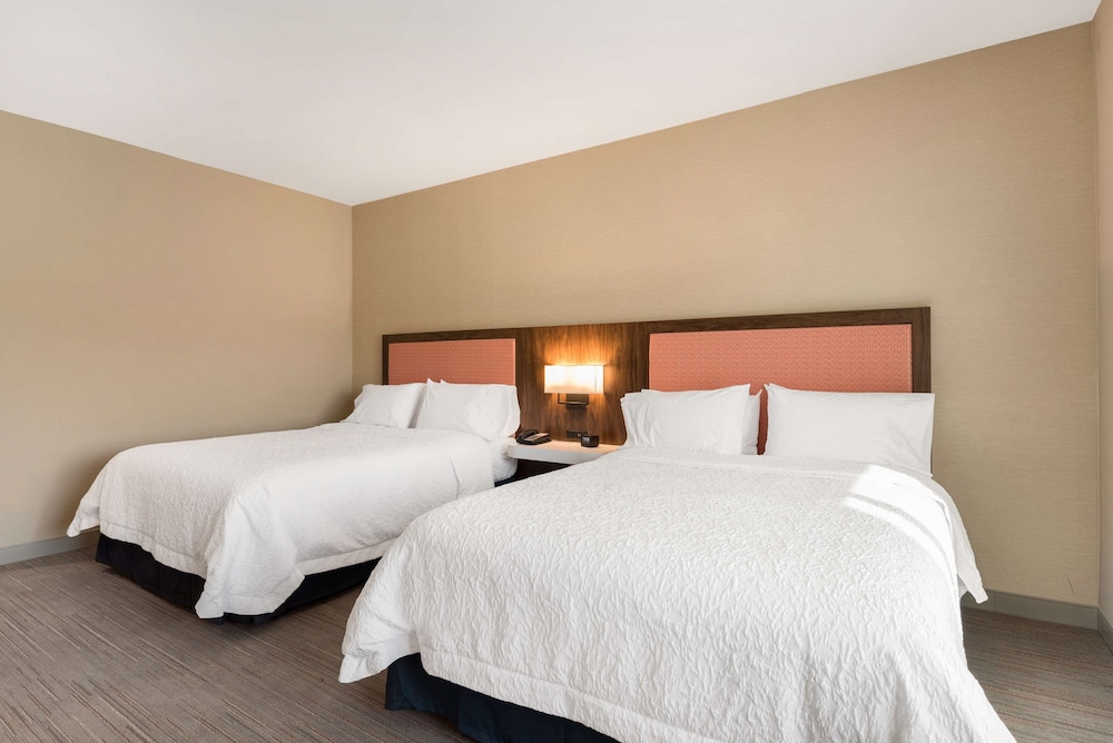 Hampton Inn Batesville - photo 7