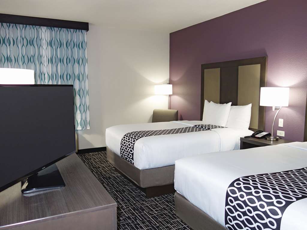 La Quinta Inn & Suites by Wyndham Pampa - photo 39