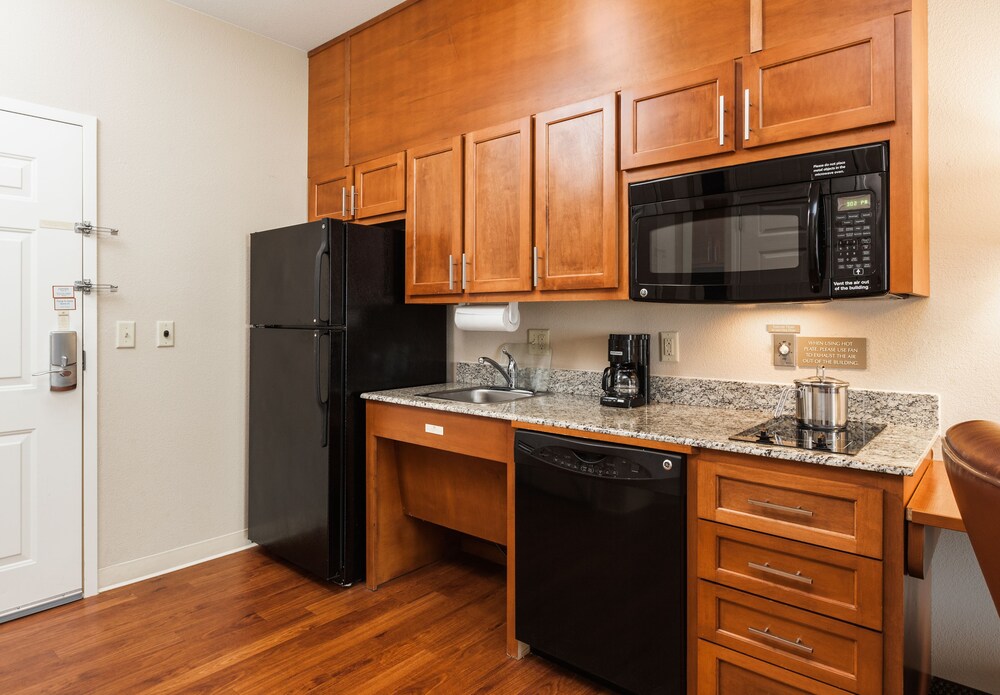 Candlewood Suites Houston I 10 East by IHG - photo 6