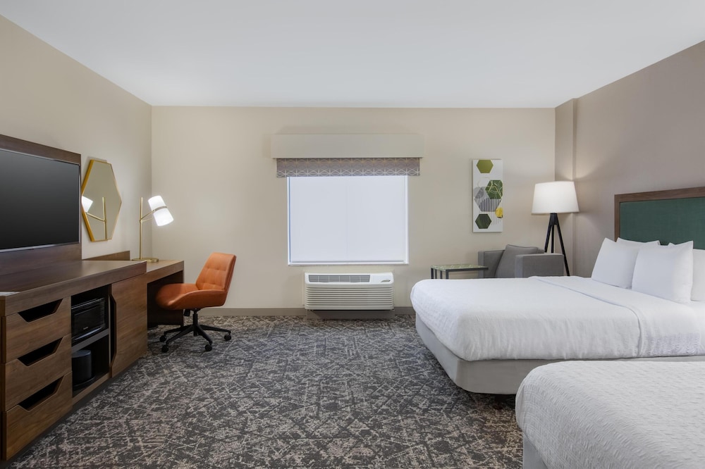 Hampton Inn & Suites Dallas Arlington N Entertainment Dist. - photo 11