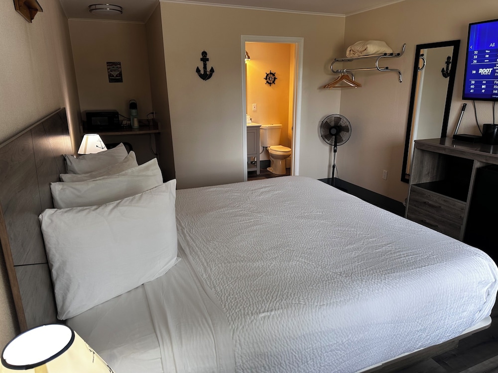 The Coastal Inn and Suites - photo 78