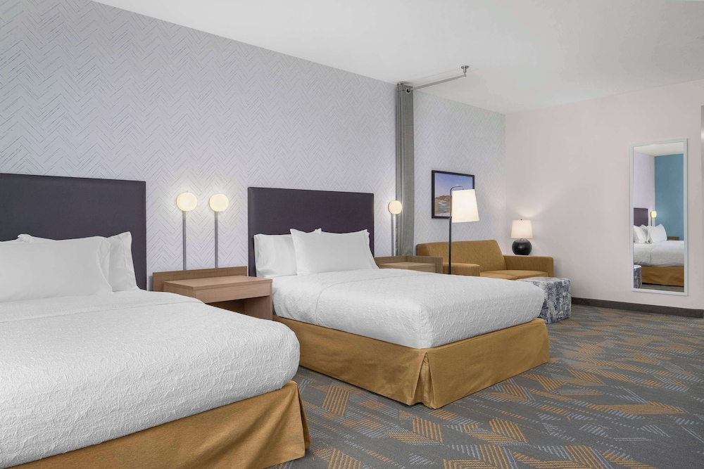 Home2 Suites By Hilton Eureka - photo 18