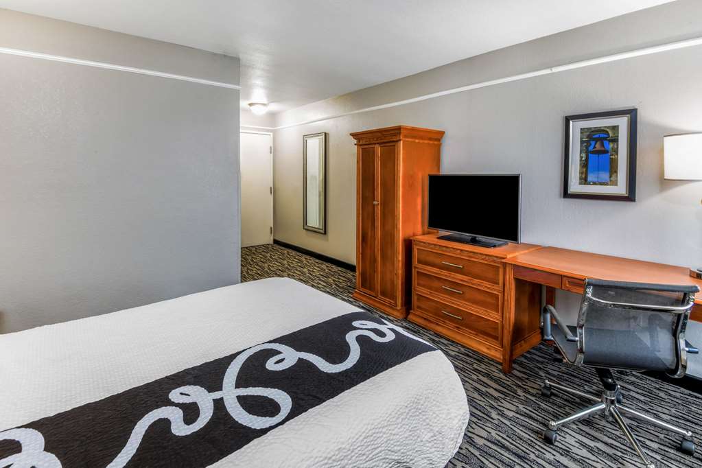 La Quinta Inn by Wyndham San Antonio Brooks City Base - photo 19