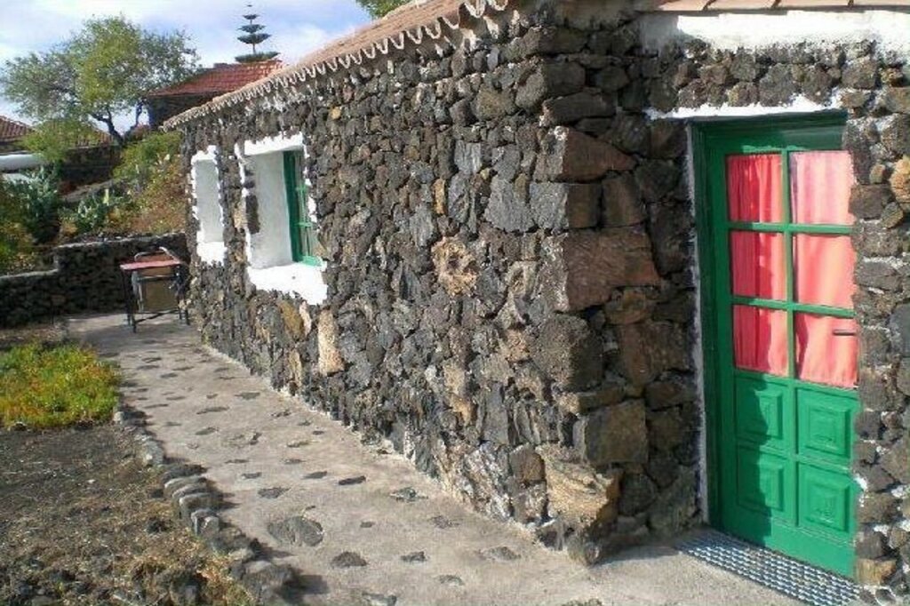 Finca Monte Mar 1 2 in Los Llanos De Aridane, Spain