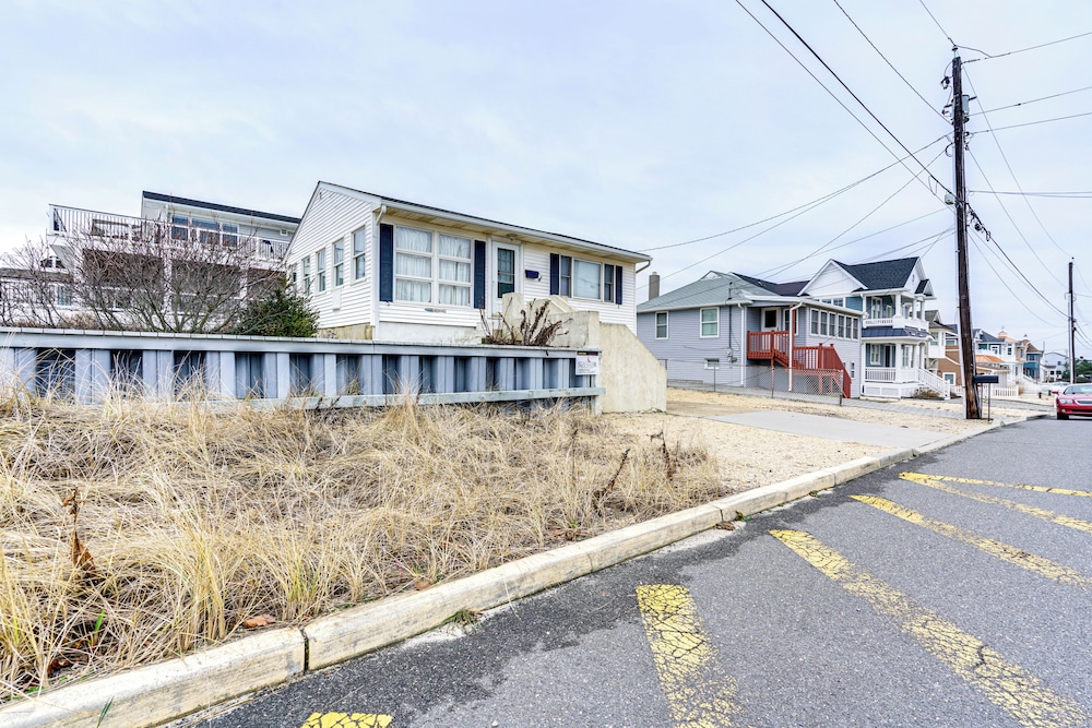 Beachfront Lavallette Home 2 Mi to Casino Pier - photo 17