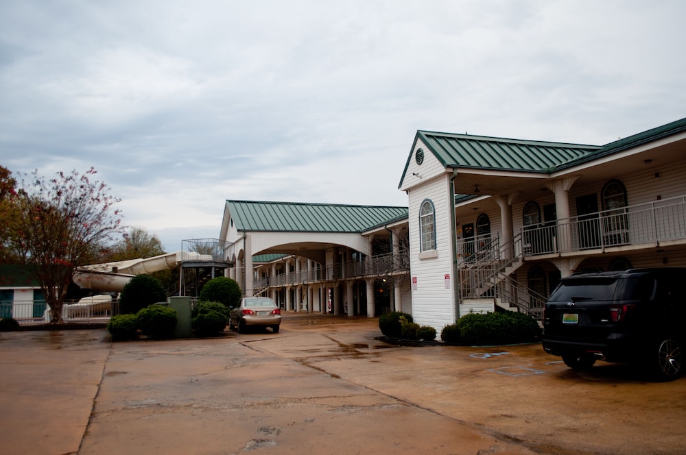 Americana Inn - photo 18