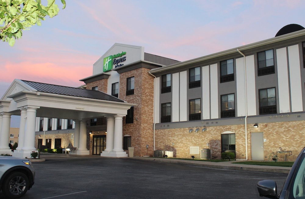 Holiday Inn Express & Suites Greenfield by IHG - photo 47