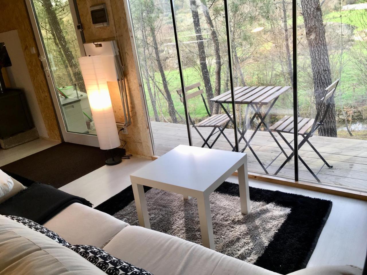 Relax Container - carbon neutral hotel in Aguiar Da Beira