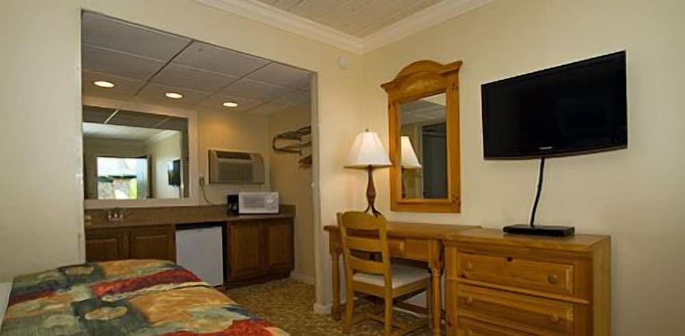 Weathervane Terrace Inn and Suites - photo 2