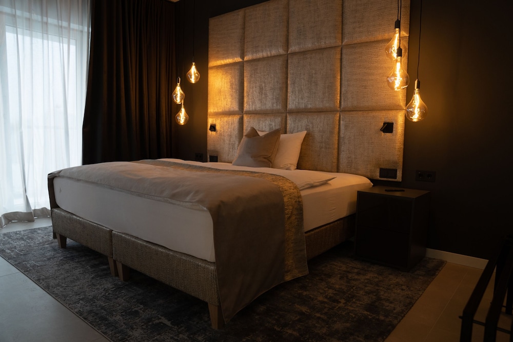 The Newsha Signature Home — 4-Star Luxury Hotel in Muelheim, Germany
