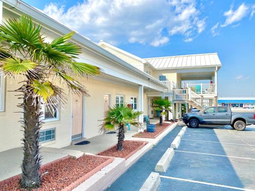 Island Inn of Atlantic Beach - photo 93
