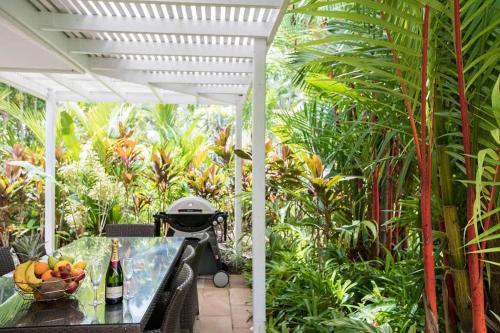 Port Douglas Mirage Villa 408 — 4-Star Luxury Hotel in Port Douglas, Australia
