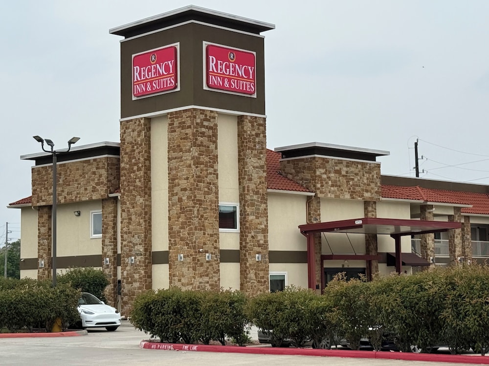 Regency Inn And Suites - last minute hotel in Humble