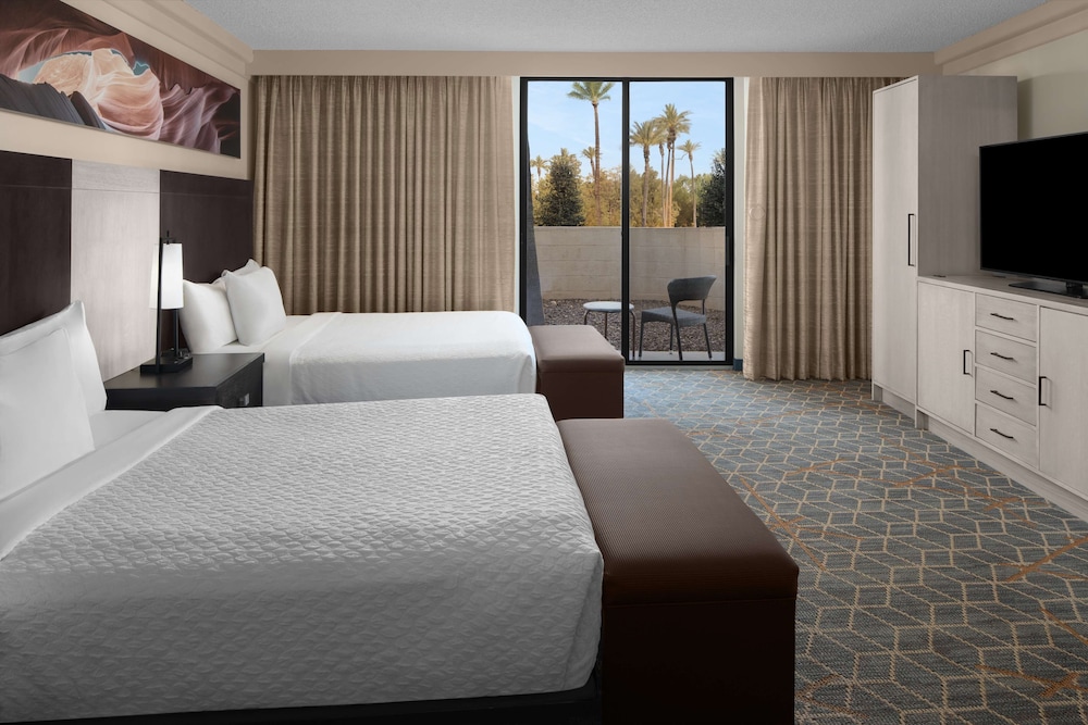Embassy Suites by Hilton Phoenix Biltmore - photo 13