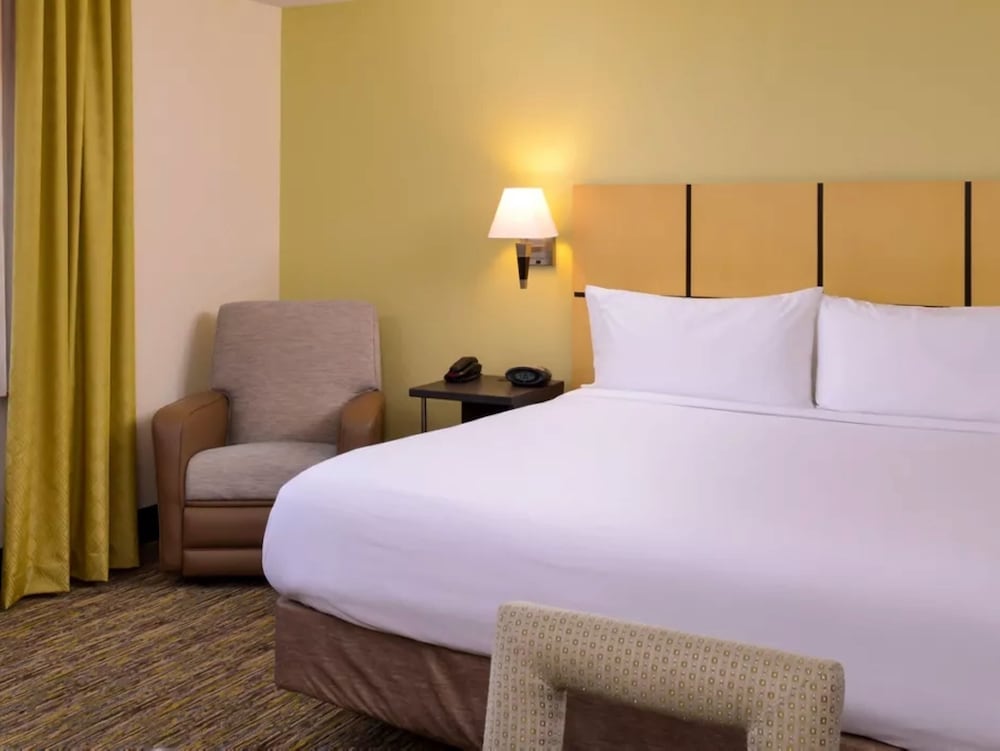 Candlewood Suites Jefferson City by IHG - photo 15