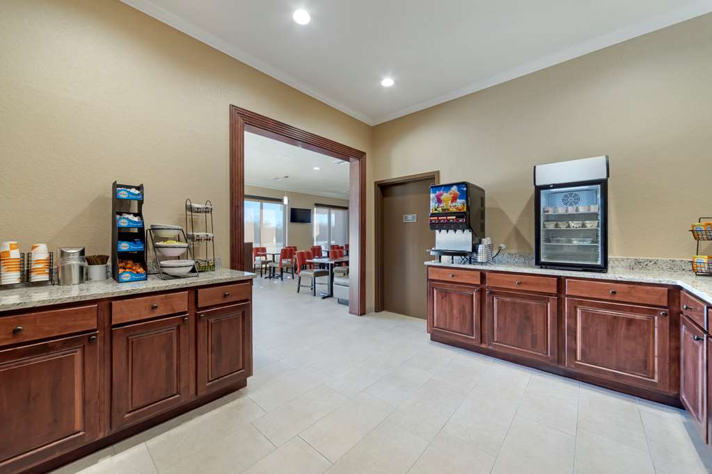 Comfort Inn & Suites Harrah - photo 33