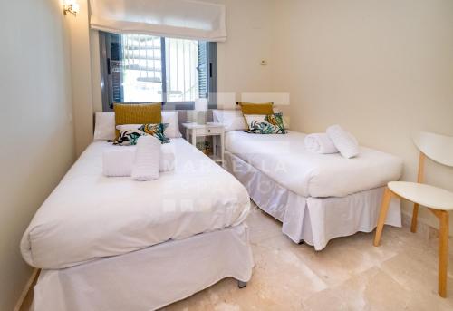 Casa Adosada La Romana — 4-Star Luxury Hotel in Marbella, Spain