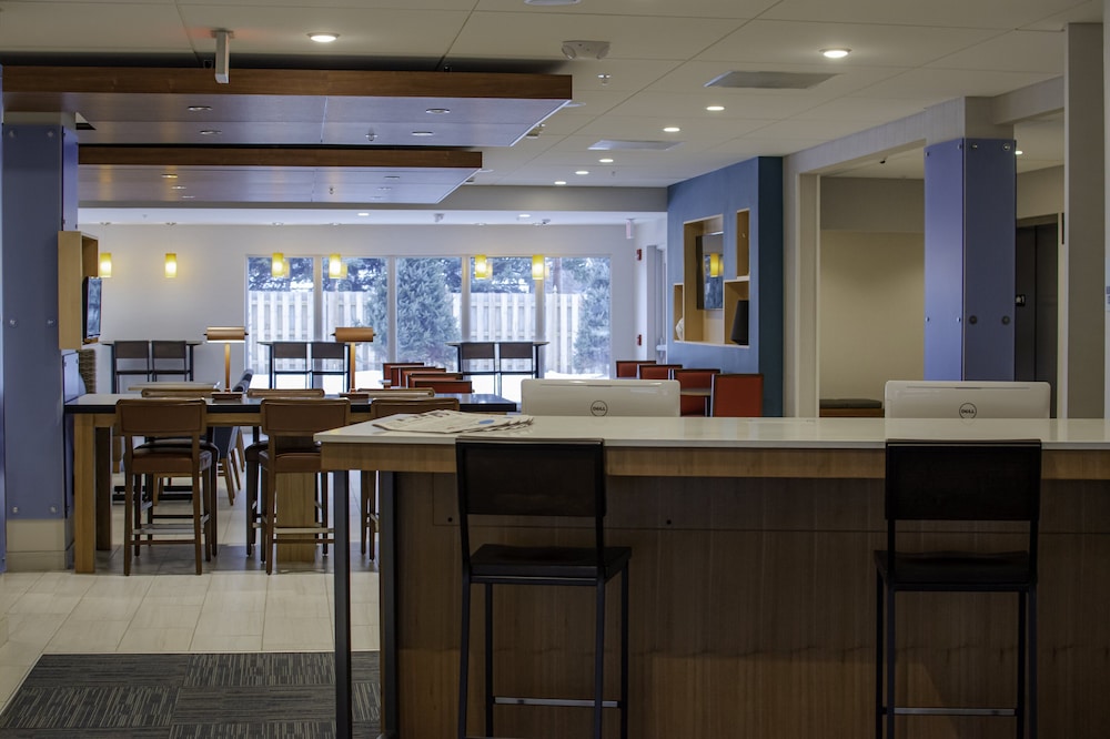 Holiday Inn Express & Suites Tonawanda Buffalo Area by IHG - photo 39