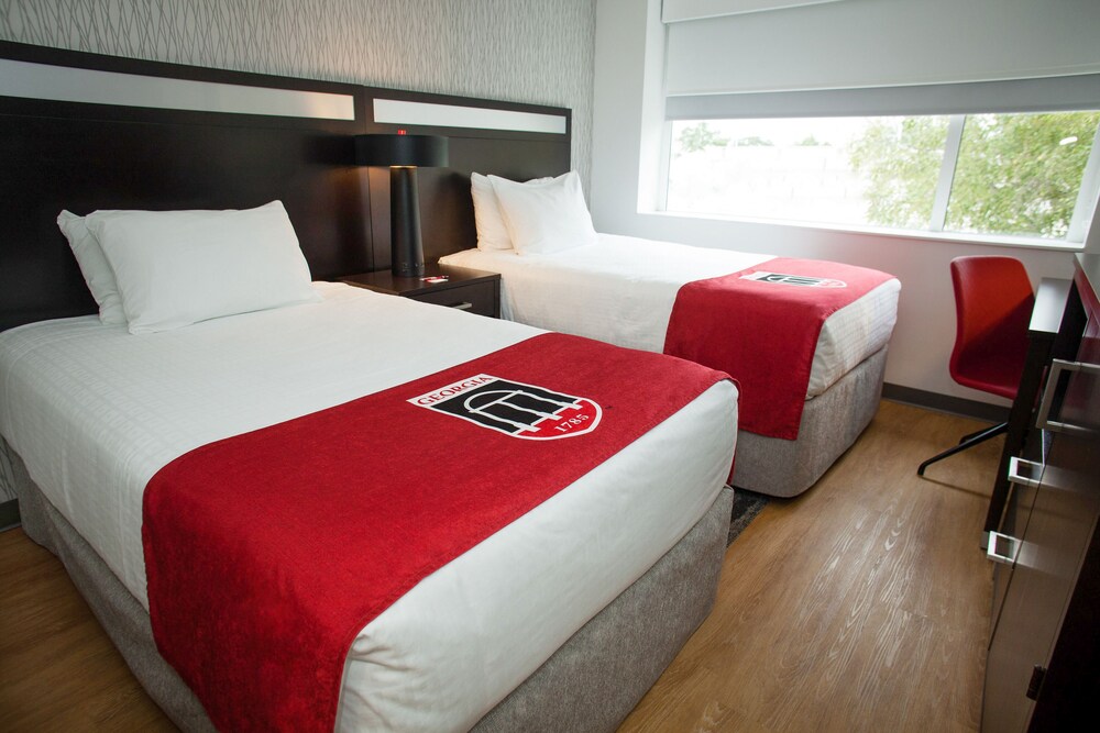 The University of Georgia Center for Continuing Education & Hotel - photo 24
