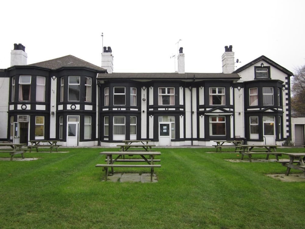 The Mersey Hotel — Widnes