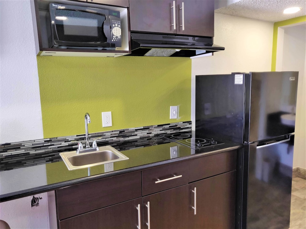 Studio 6 Fresno CA Extended Stay - photo 10