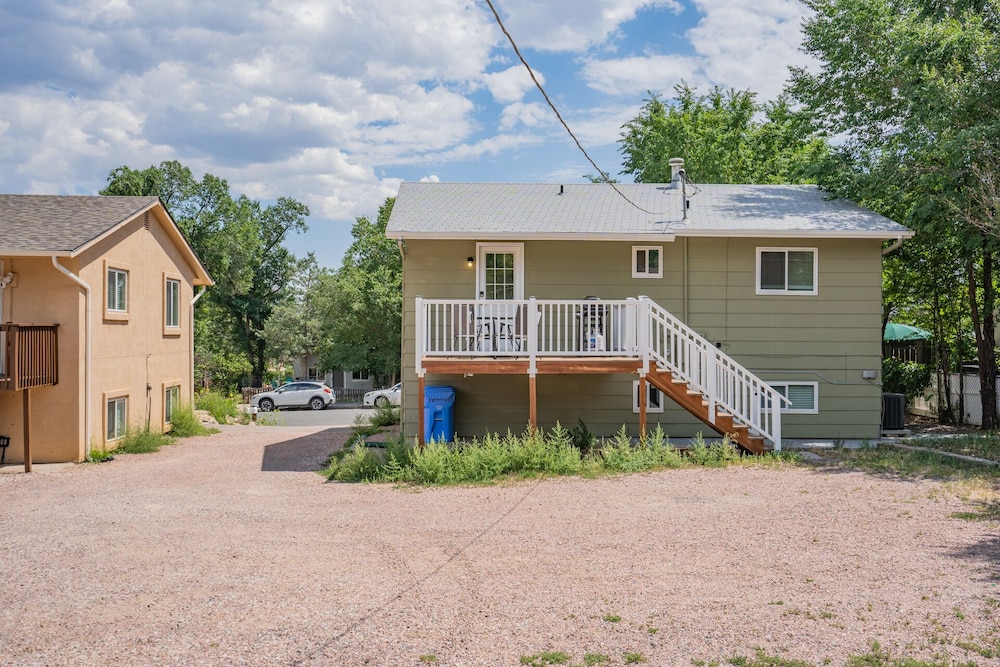 2BR Aptmt Parks Private Deck Mountain Views - photo 47