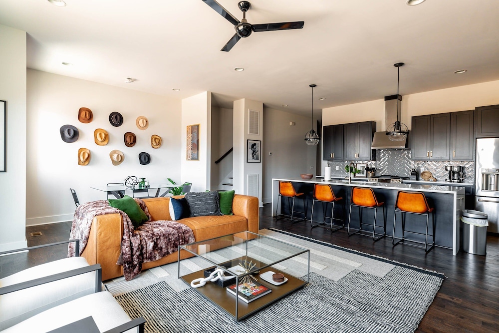 LUXE Cowboy Country Patio Hot Tub Downtown Living in Nashville, United States