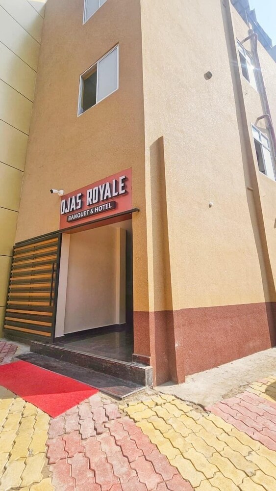 Ojas Royale Banquet and Hotel in Allahabad, India