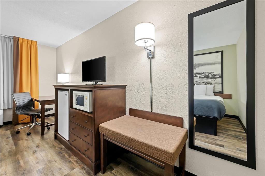 Super 8 by Wyndham Alexandria MN - photo 21