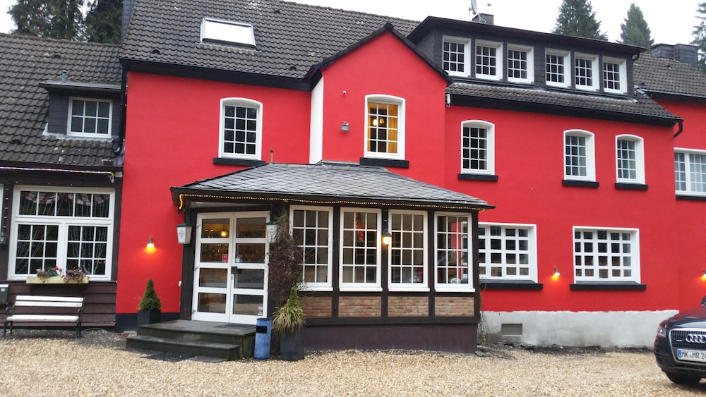 Waldhotel und Restaurants Lemberg - carbon neutral hotel in Hagen