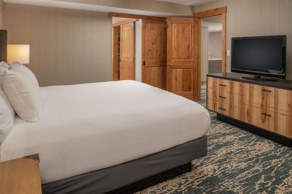 Edgewater Missoula Tapestry Collection by Hilton - photo 30