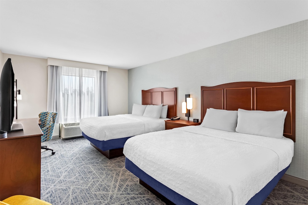 Hampton Inn DeKalb IL - photo 7