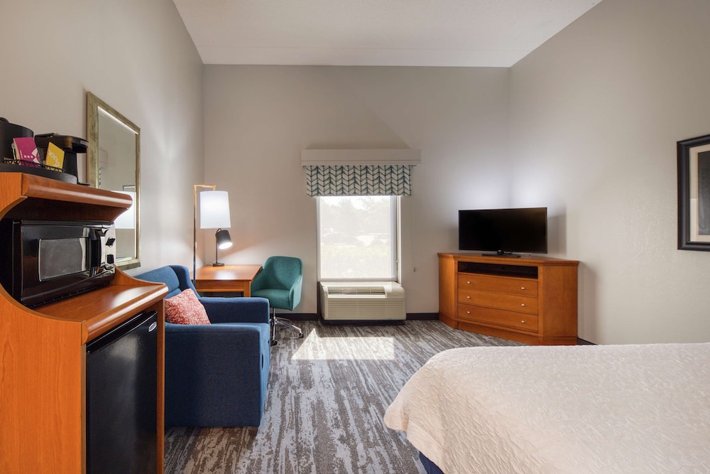 Hampton Inn Wilmington University Area Smith Creek Station - photo 21