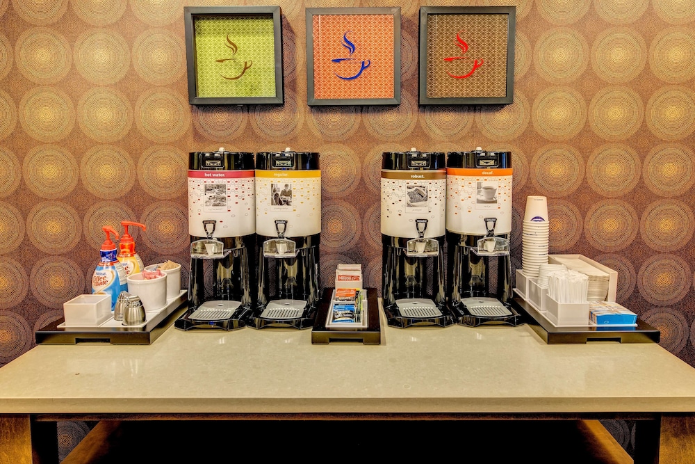 Hampton Inn Houston Baytown - photo 22