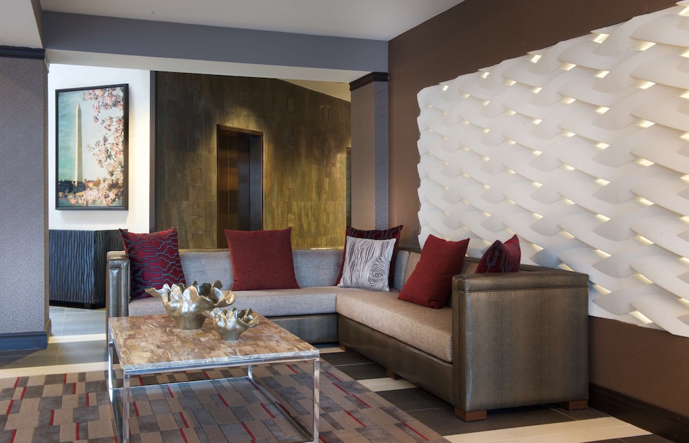 Embassy Suites by Hilton Dulles Airport - photo 11