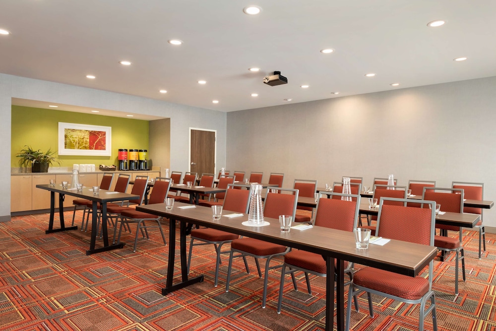 Home2 Suites by Hilton Menomonee Falls Milwaukee - photo 29