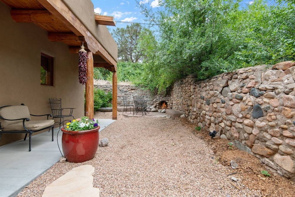 Bella Sweet Casita in the Heart of Santa Fe Six Blocks to the Plaza - photo 15