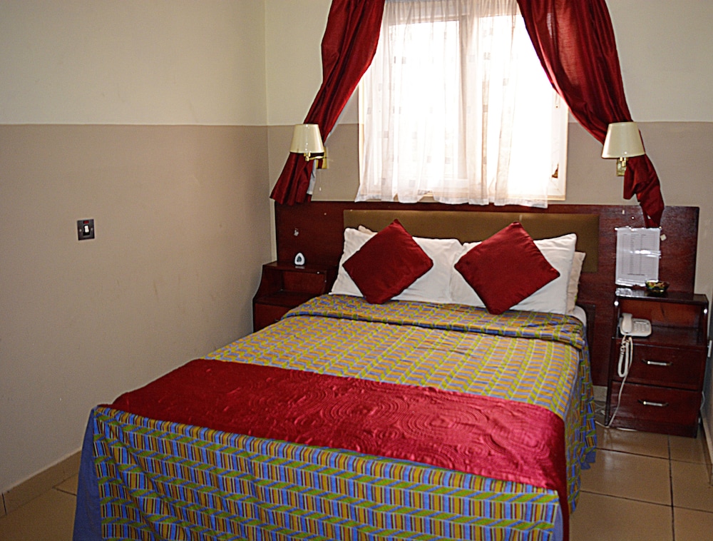 Kunta Kinte Hotel — Accra — photo 5
