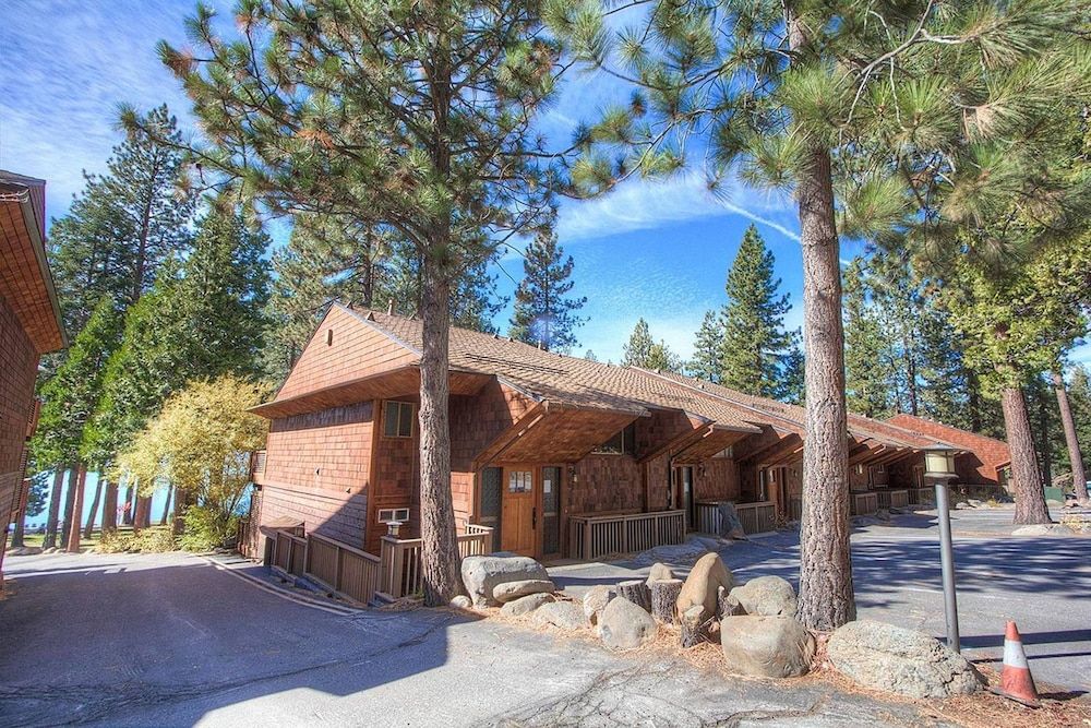 Shore View Serenity by Lake Tahoe Accommodations in Kings Beach, United States