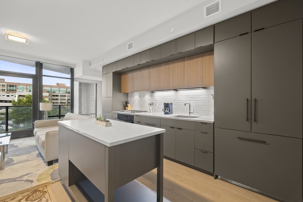 Global Luxury Suites at Tribeca - photo 43
