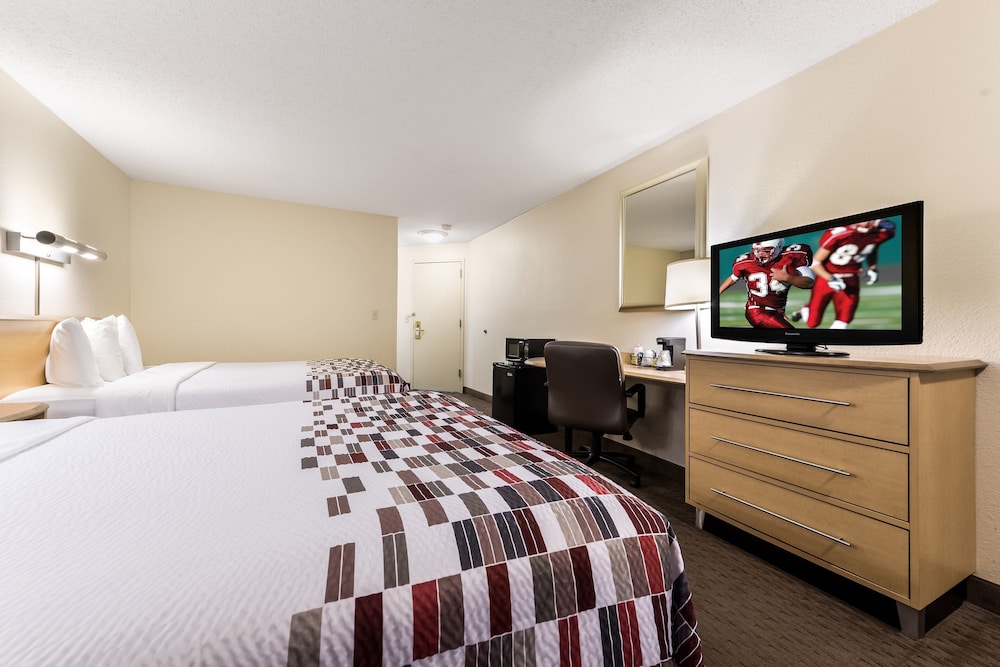 Red Roof Inn Cleveland Airport Middleburg Heights - photo 6