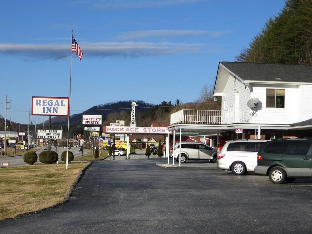Regal Inn Clayton - photo 16