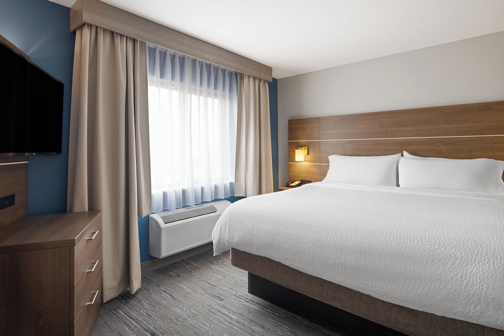 Holiday Inn Express Sheboygan Kohler by IHG - photo 28