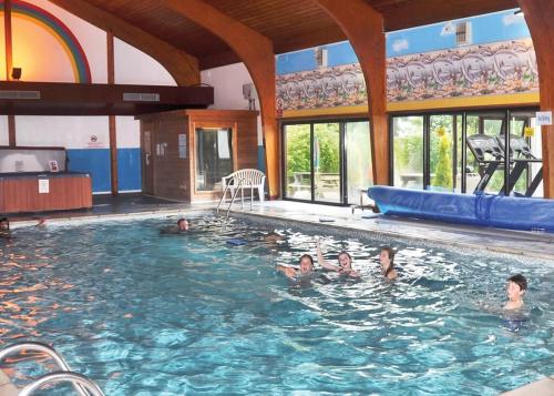 Pantglas Hall Lodges 17298725 — Llanfynydd