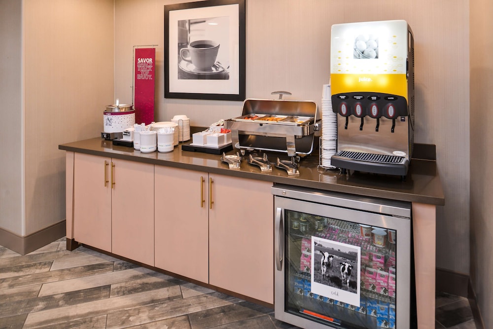 Hampton Inn & Suites Altoona Des Moines - photo 58
