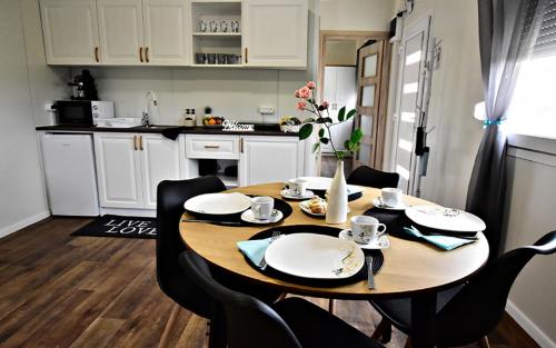 Csoda Apartman - carbon neutral hotel in Domaszek