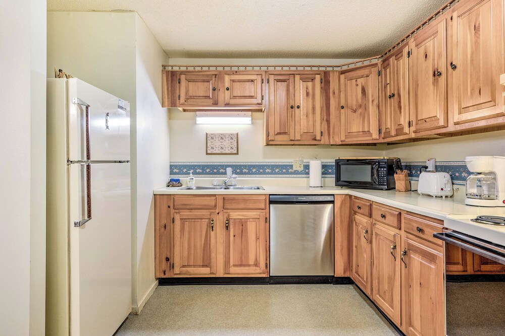 1 Mi to Attitash Mountain Condo with Resort Perks - photo 10